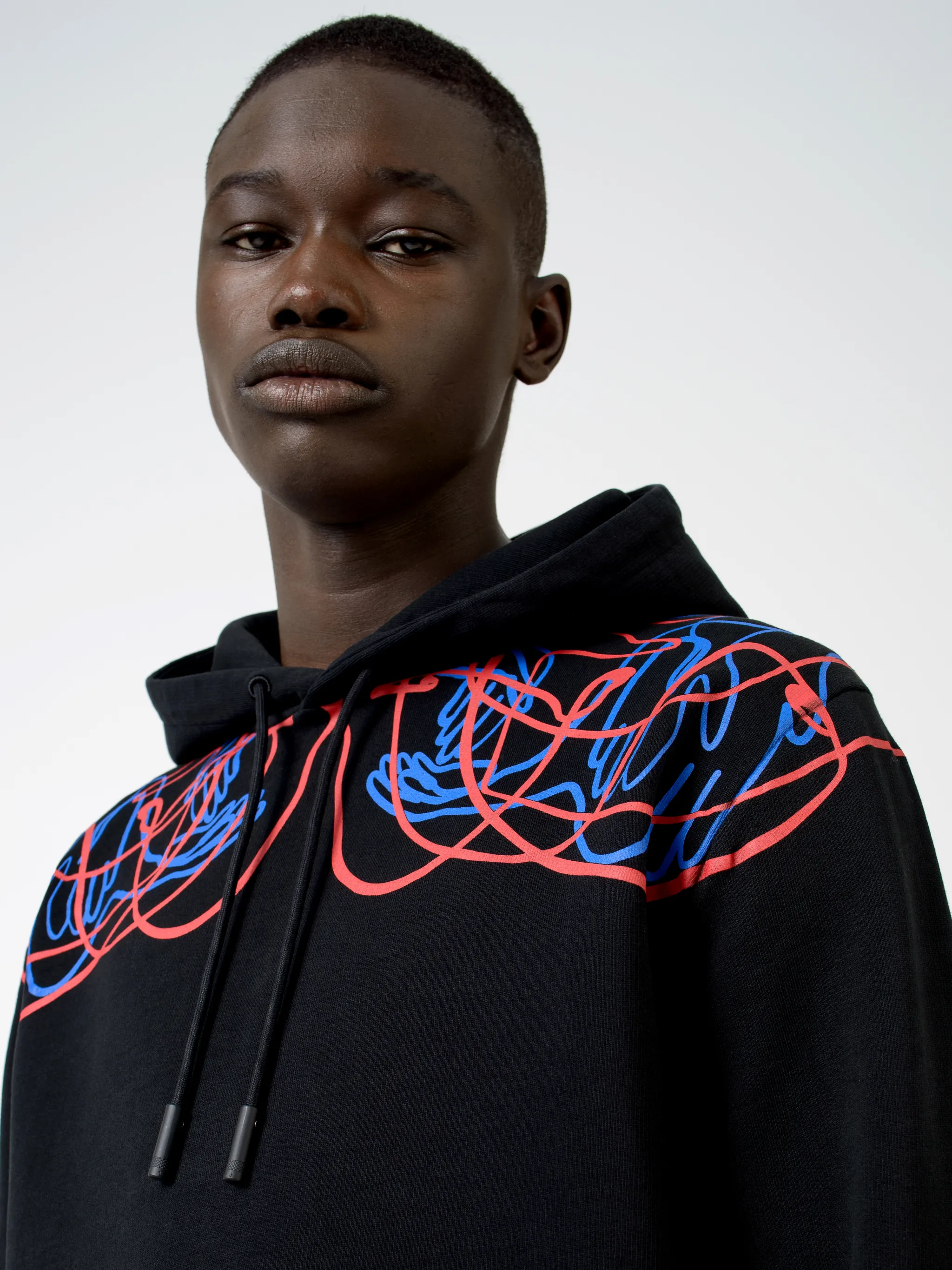 Black cotton Handsface cotton hoodie from Marcelo Burlon County of Milan featuring graphic print, drawstring hood, long sleeves, front pouch pocket and straight hem.