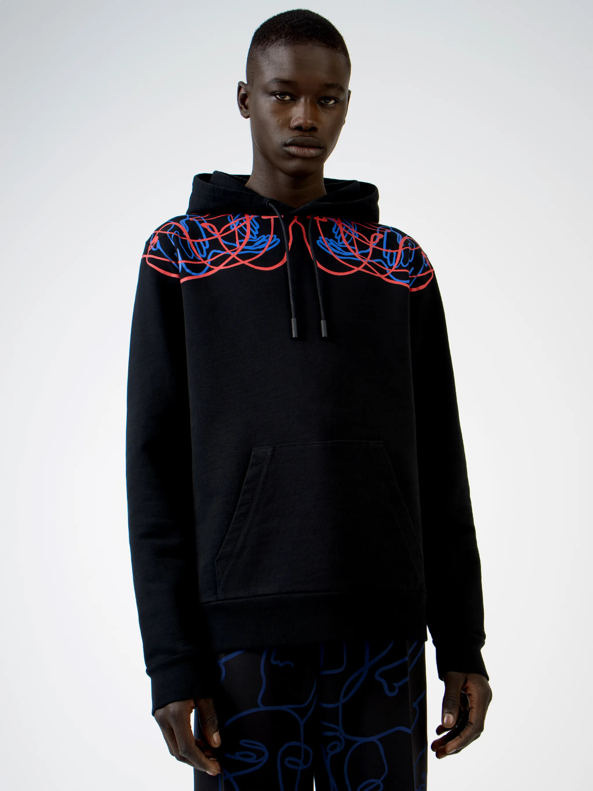 Black cotton Handsface cotton hoodie from Marcelo Burlon County of Milan featuring graphic print, drawstring hood, long sleeves, front pouch pocket and straight hem.
