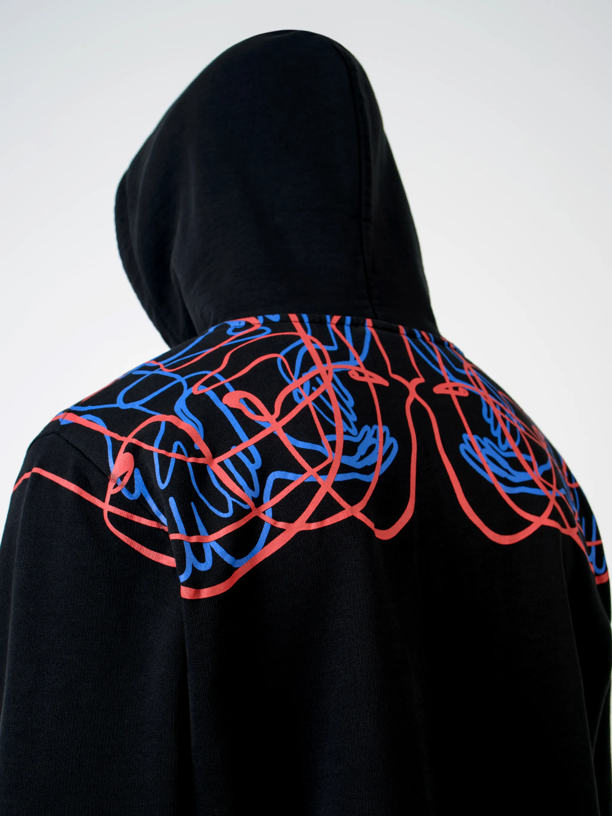 Black cotton Handsface cotton hoodie from Marcelo Burlon County of Milan featuring graphic print, drawstring hood, long sleeves, front pouch pocket and straight hem.