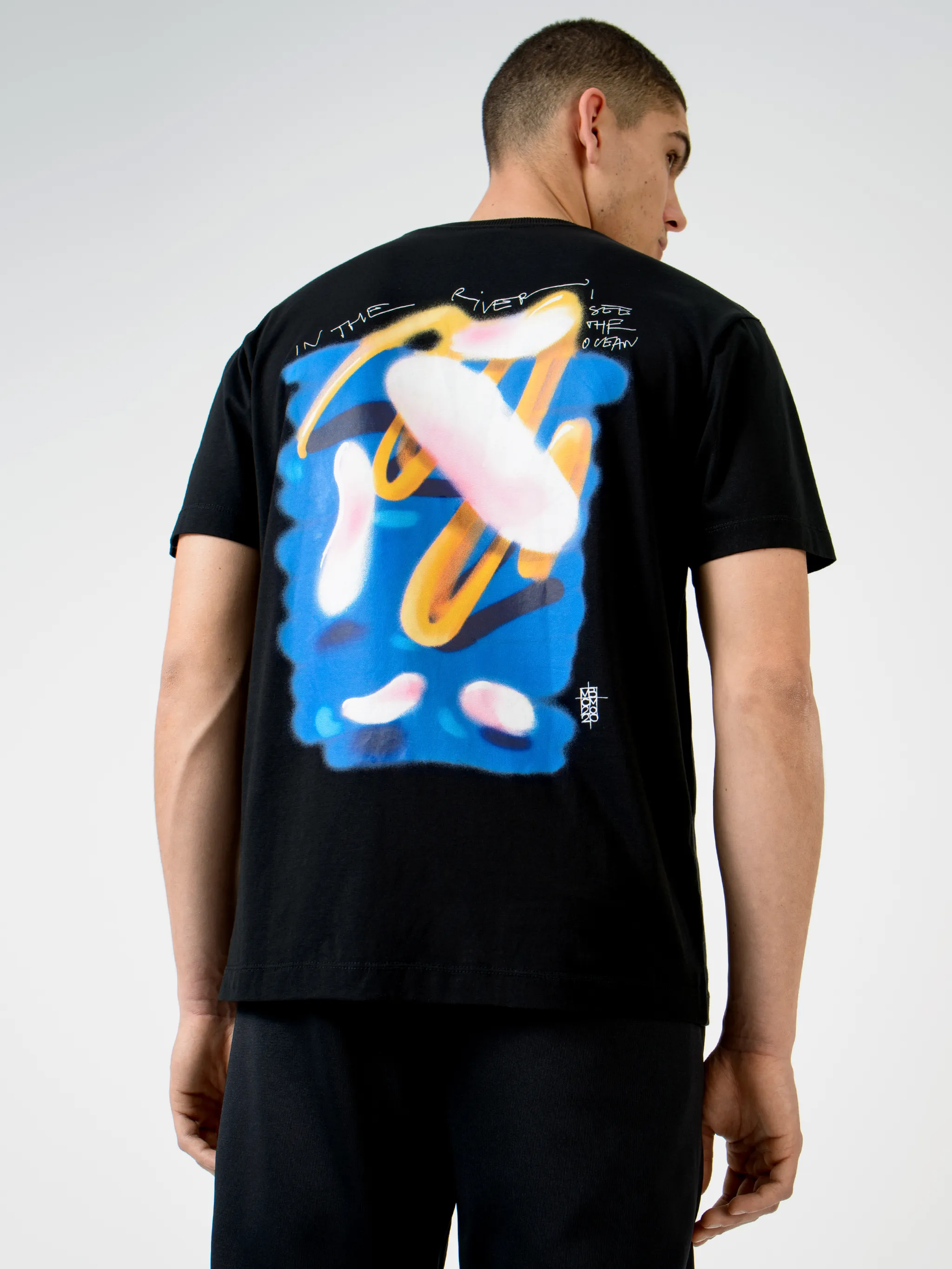 Black cotton Psych Clouds print T-shirt from Marcelo Burlon County of Milan featuring logo print at the chest, crew neck and short sleeves.