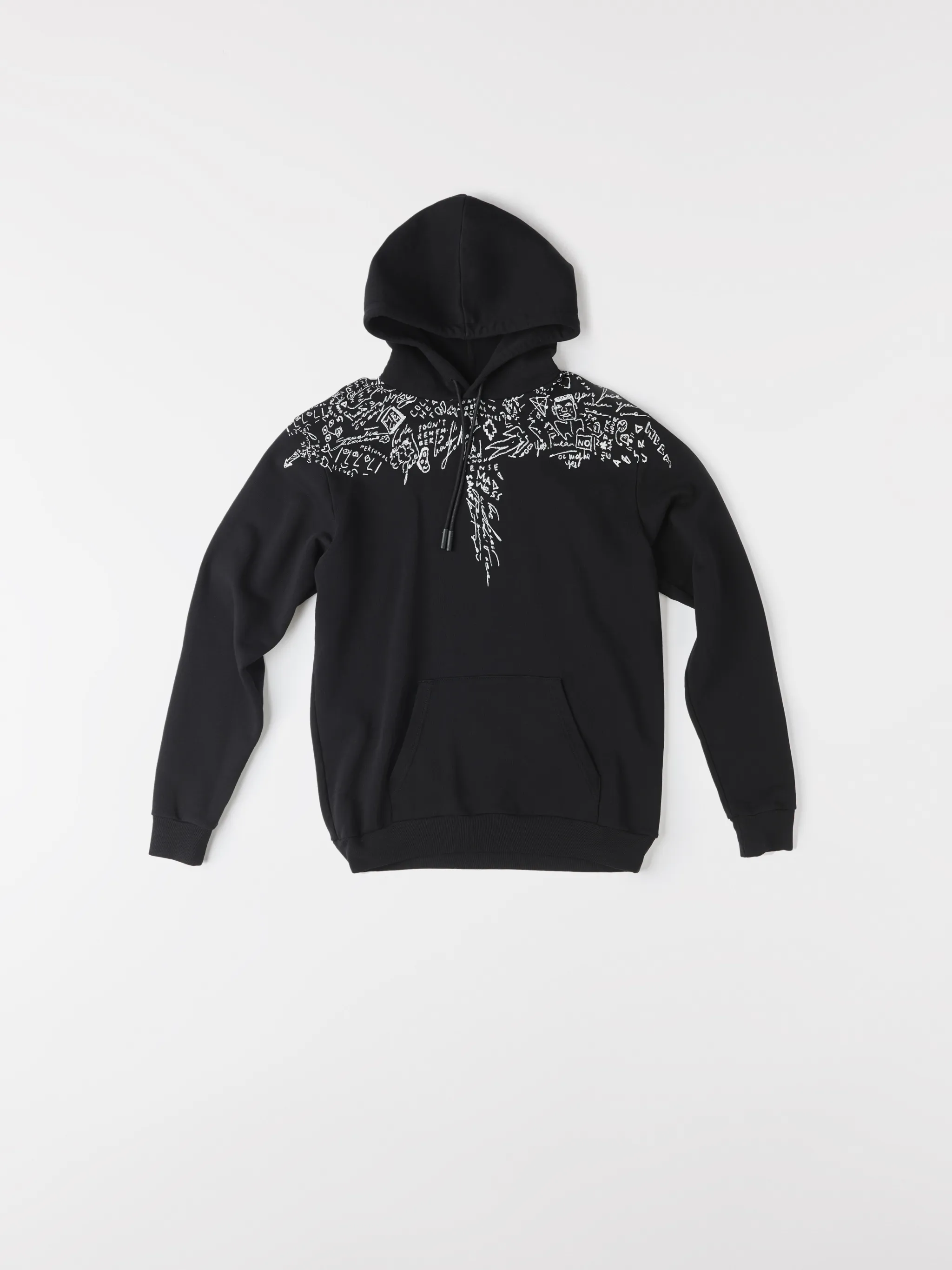 Level up on your casualwear with this black cotton hoodie from Marcelo Burlon County of Milan, printed with doodle logo prints across the chest and shoulders. Get the sketchpad out. Featuring a drawstring hood, a graphic print, long sleeves and a kangaroo pocket.