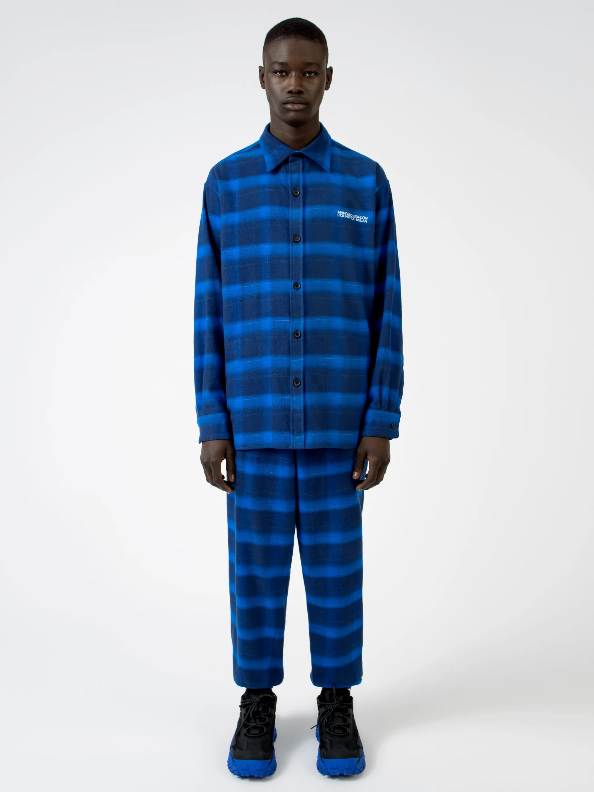 Blue/black cotton Tiger check-pattern shirt from Marcelo Burlon County of Milan featuring check pattern, tiger print, logo print at the chest, classic collar, front button fastening, long sleeves, buttoned cuffs and straight hem.
