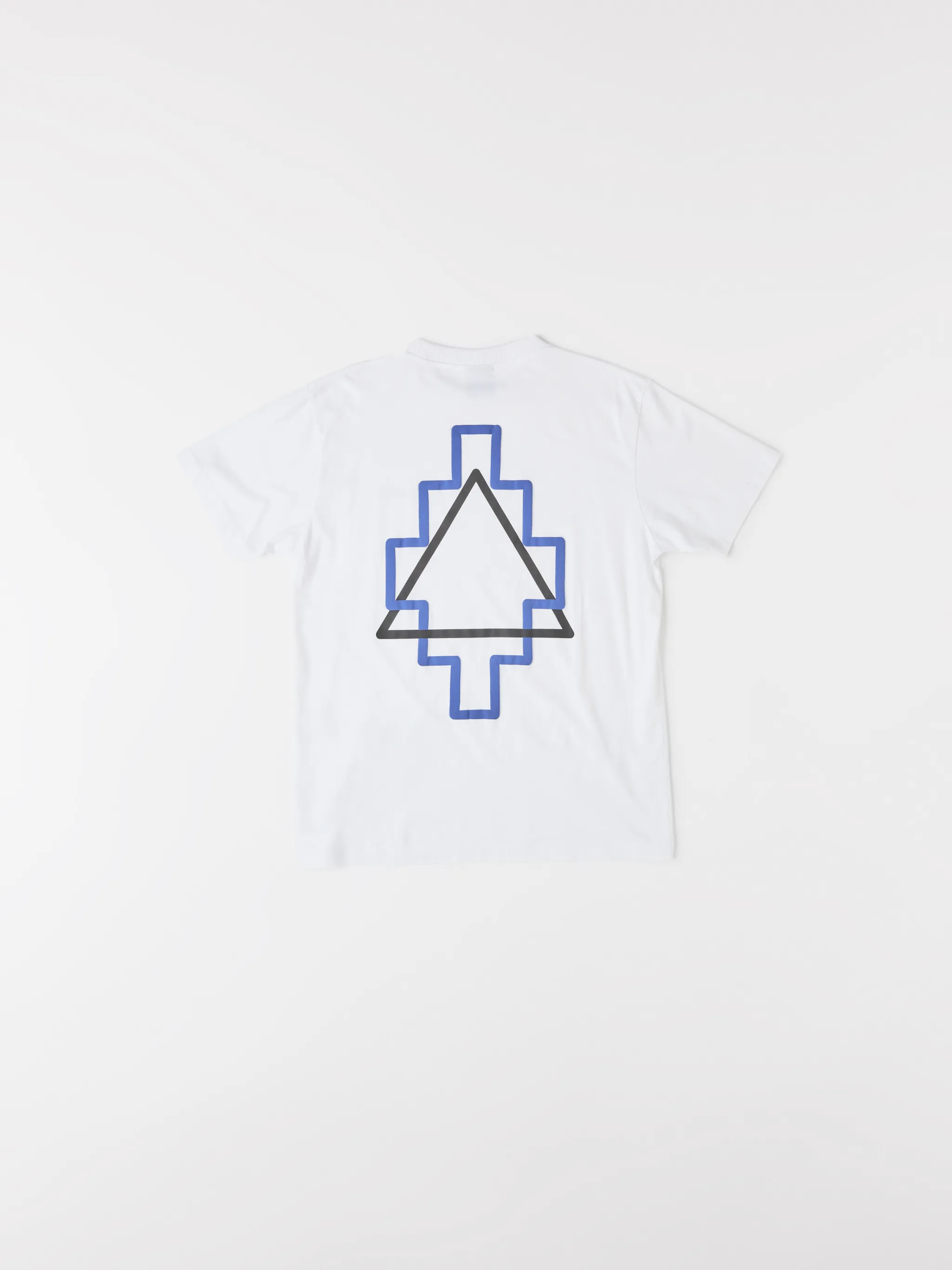 White cotton Triangle Outline crew-neck jumper from Marcelo Burlon County of Milan featuring logo print at the chest, graphic print to the rear, crew neck, short sleeves and straight hem.
