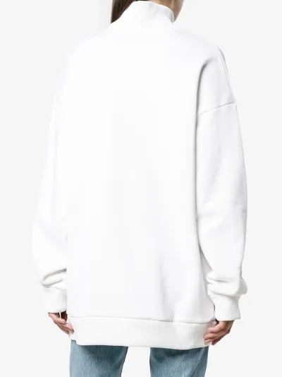 oversized turtleneck sweatshirt