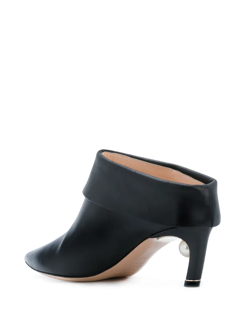 mules Mira 70 con perla en el tacón in negro | Nicholas Kirkwood
