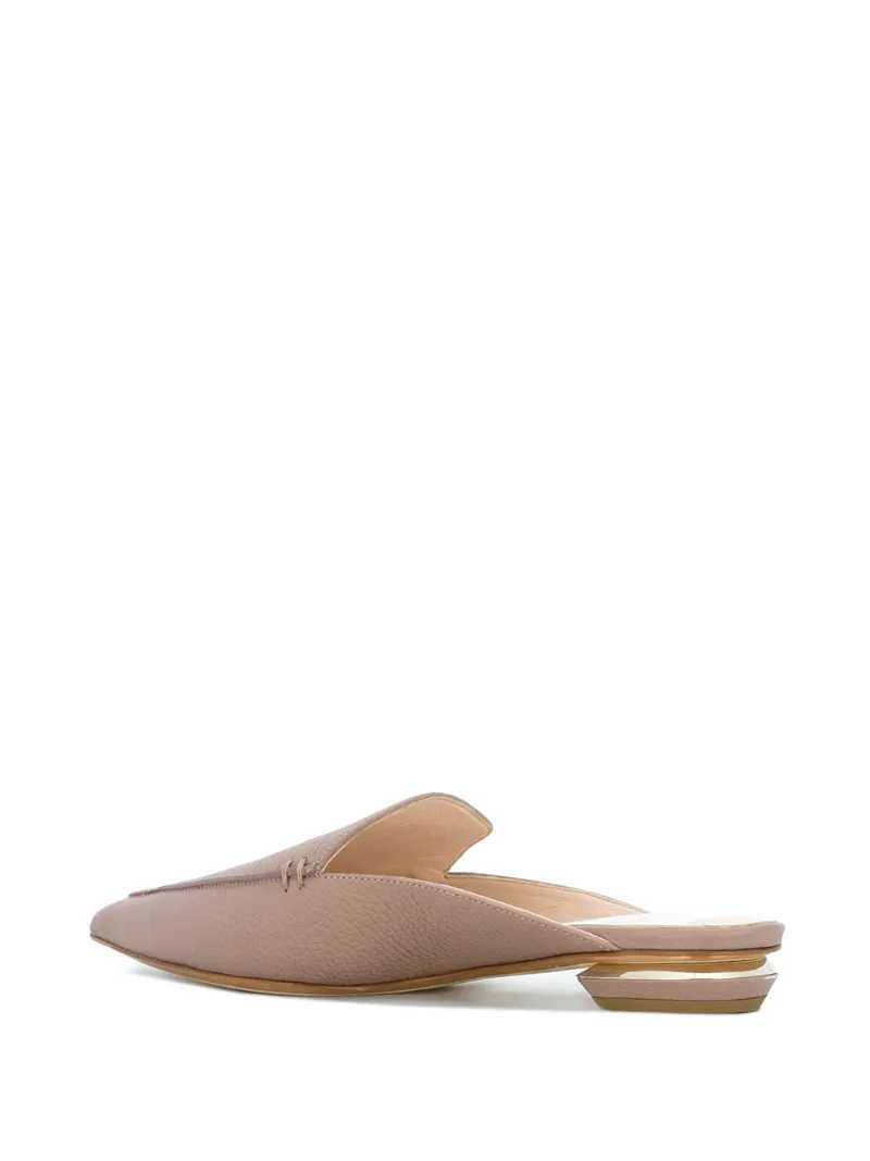 mules planos con tacón Beya