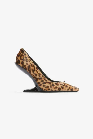 Bow-Embellished Pumps