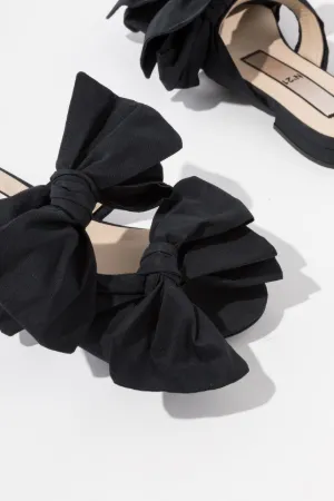 Bow-embellished sandals