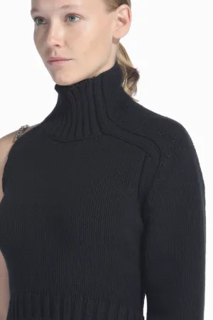 Chain-Strap One-Sleeved Jumper