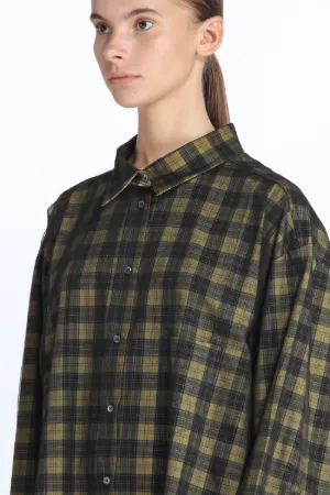 oversized checked buttoned shirt