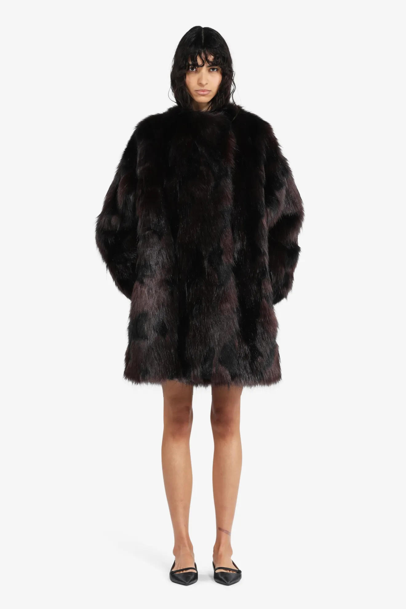 Black dress with fur coat hotsell