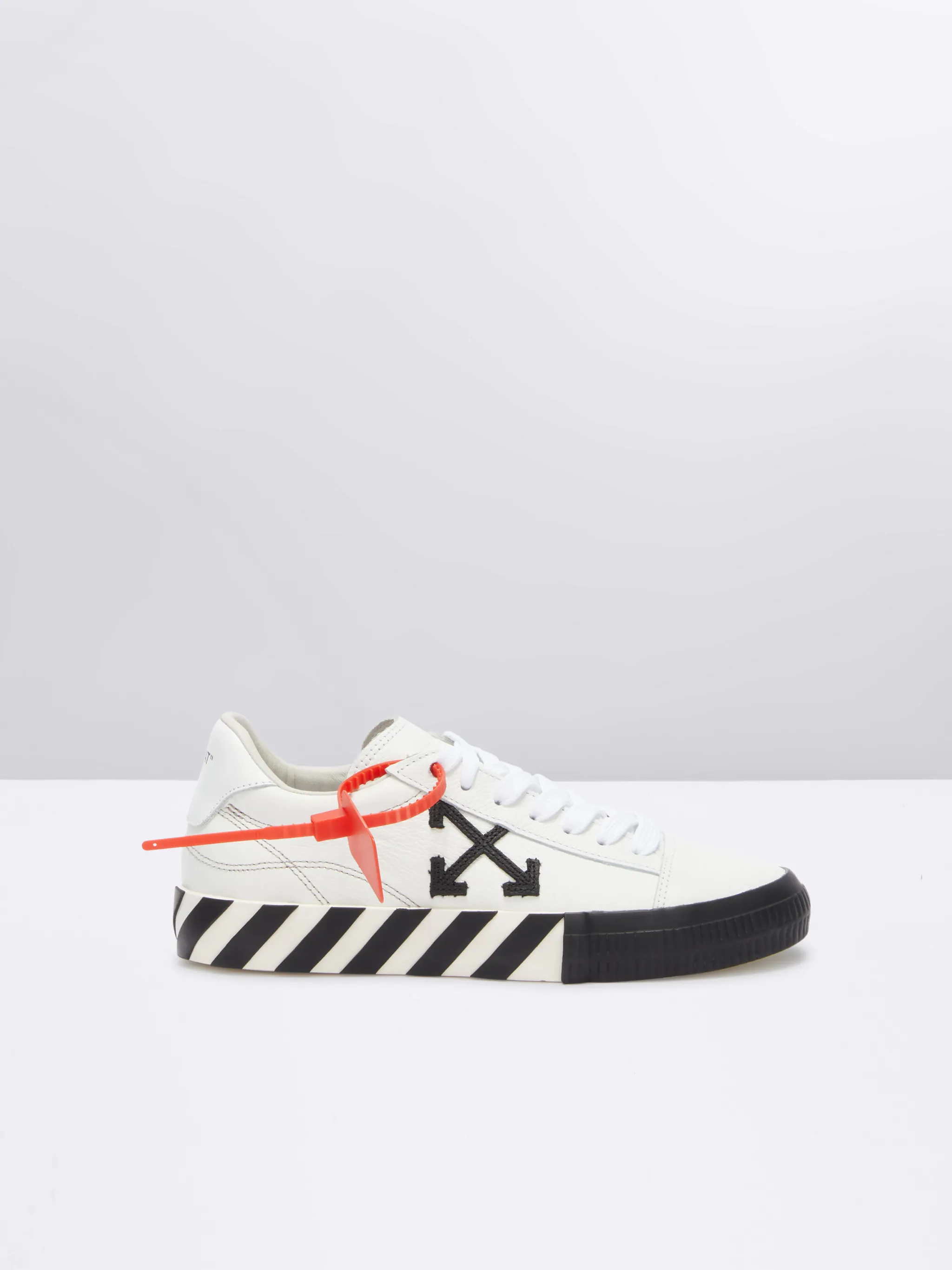 off white shoes high top black