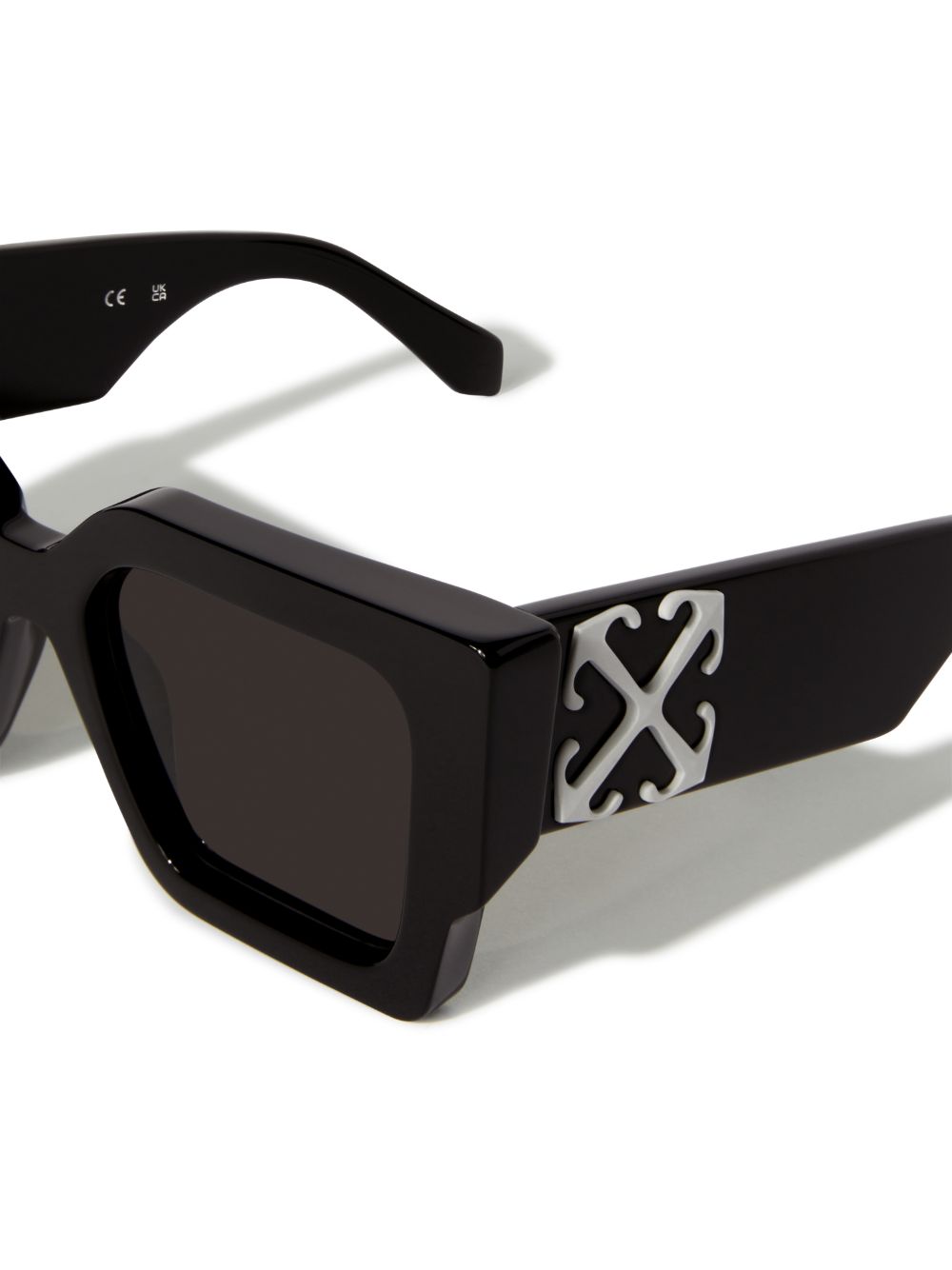 Catalina Sunglasses in black | Off-White™ Official US