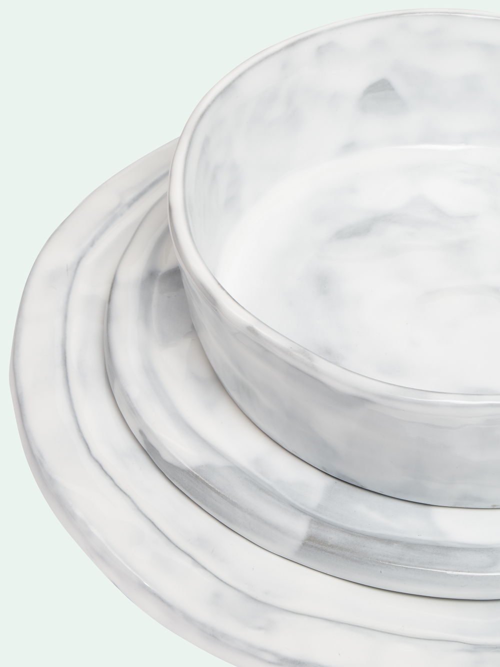 GLOSSY TAUPE CERAMIC LUNCH SET secondary image