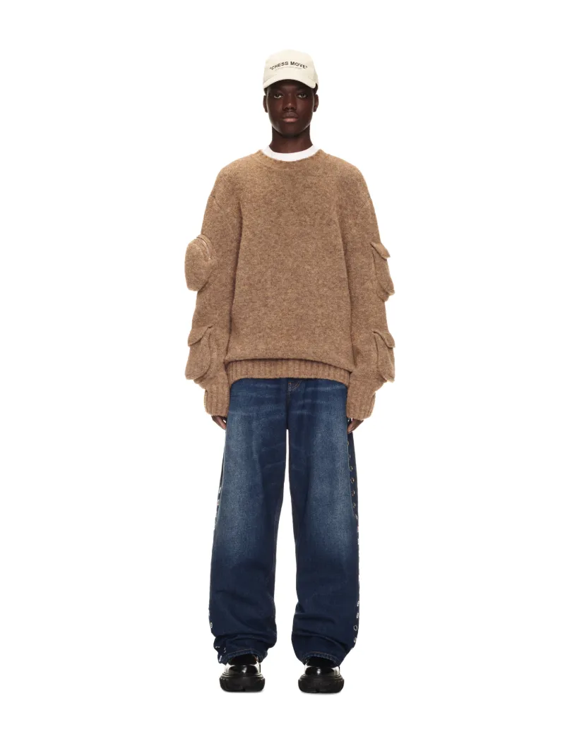 Jeans mit Ösen und lässiger Passform