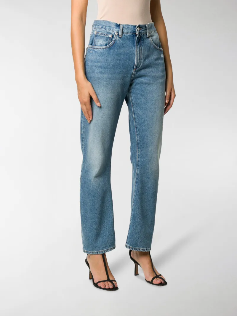 white jeans loose fit