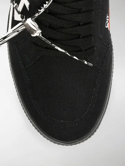 black & white low top vulcanized sneakers