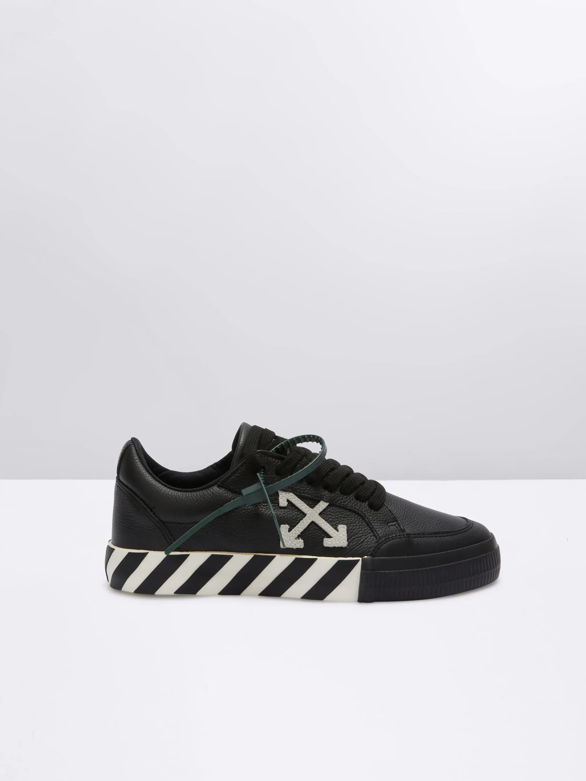 off white low vulcanized leather