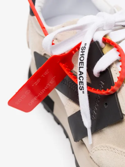 off white arrow running