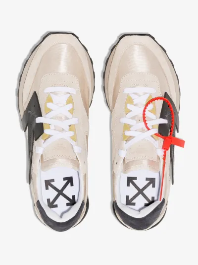 off white arrow running