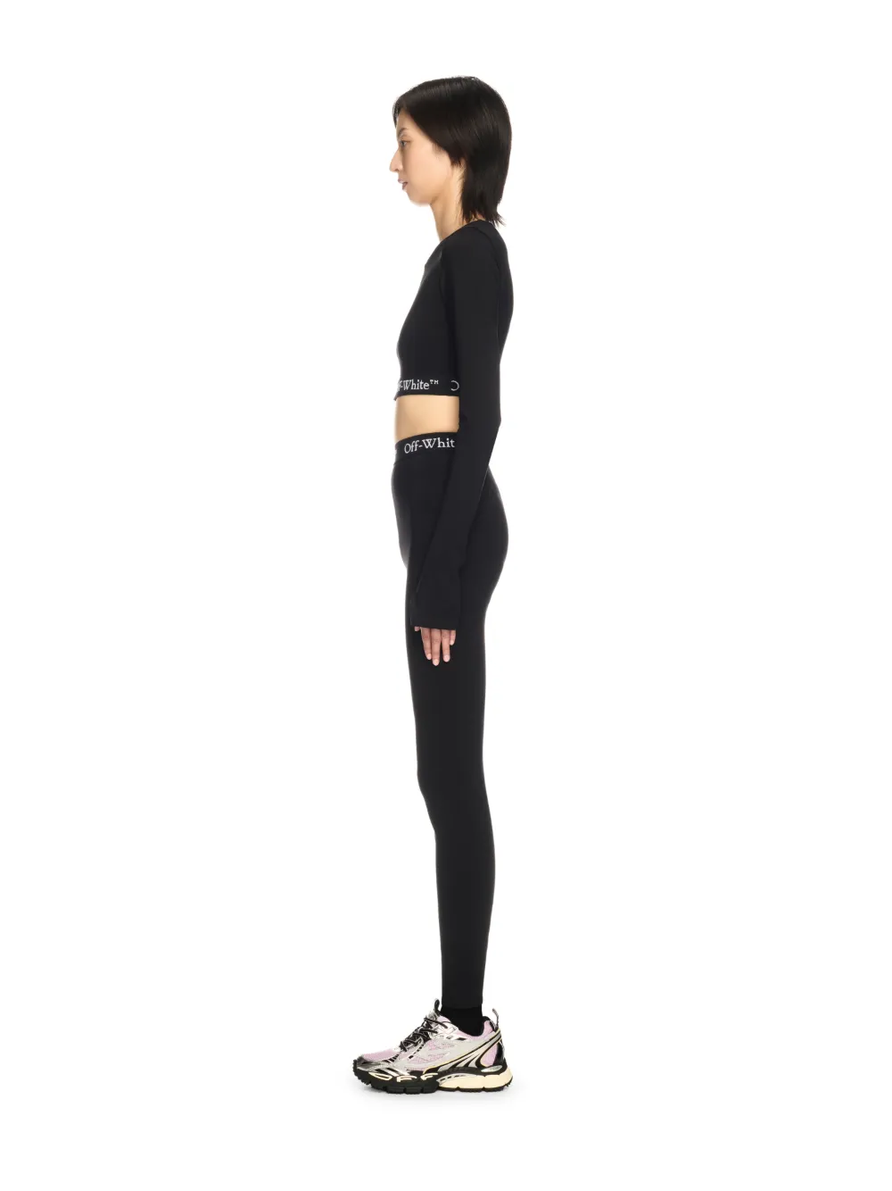 SCHWARZES CROP TOP MIT LOGOBAND