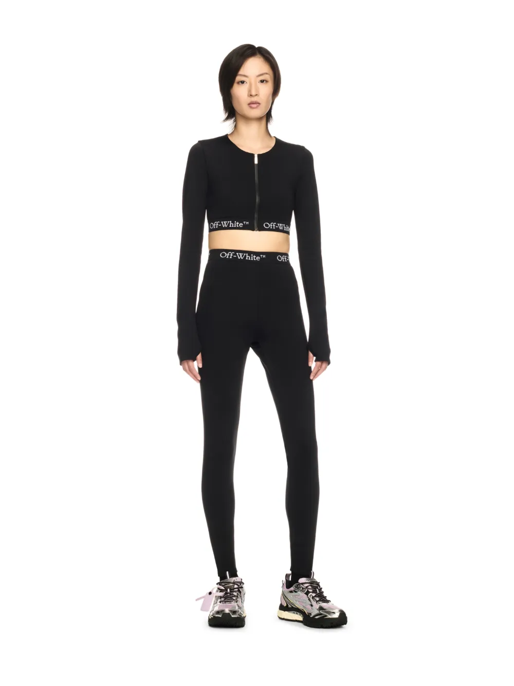 SCHWARZES CROP TOP MIT LOGOBAND