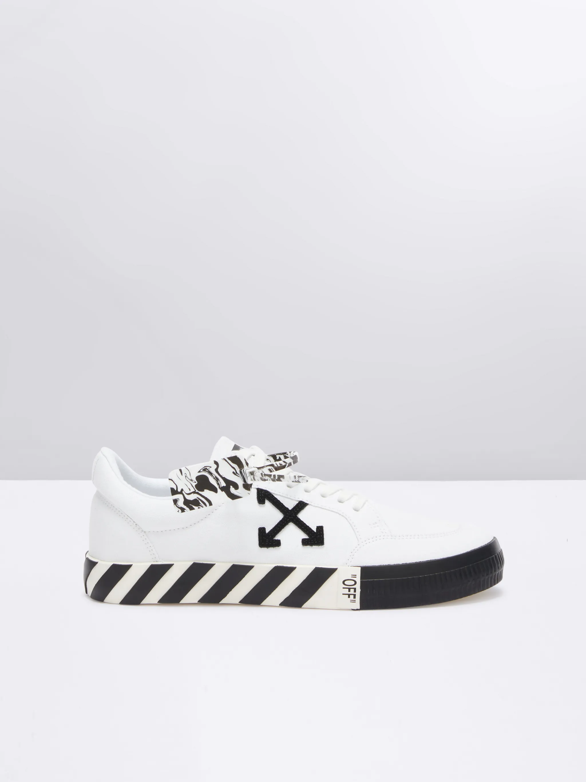 SNEAKERS BASSE CON SUOLA VULCANIZZATA