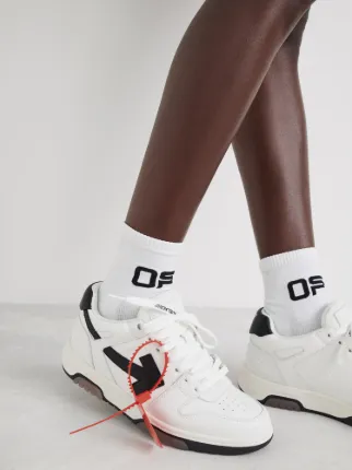 Sneakers alte bianche e rosse di Off-White, €396 | farfetch.com | Lookastic