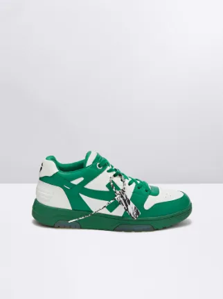 SNEAKERS OUT OF OFFICE \