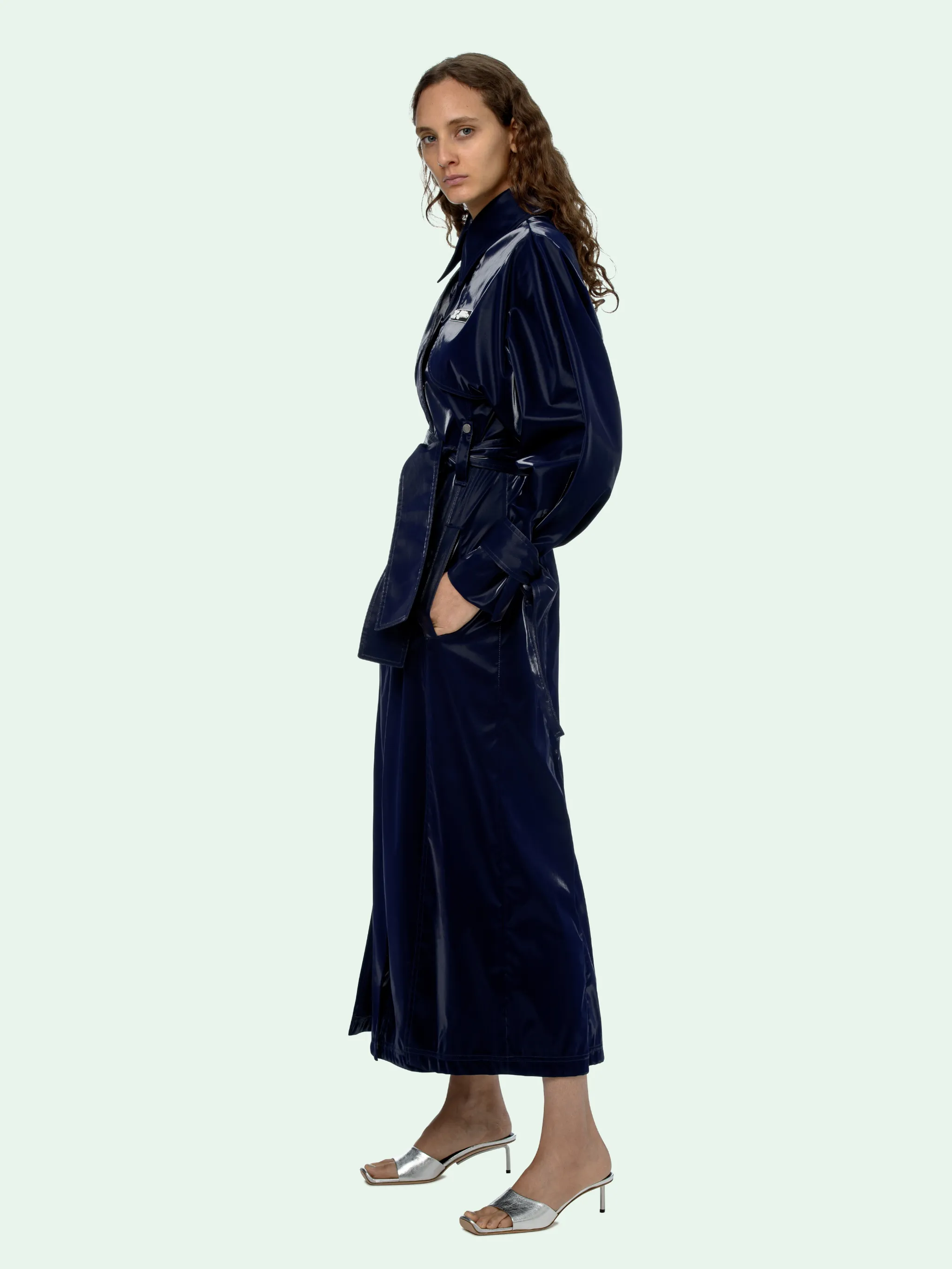trench off white
