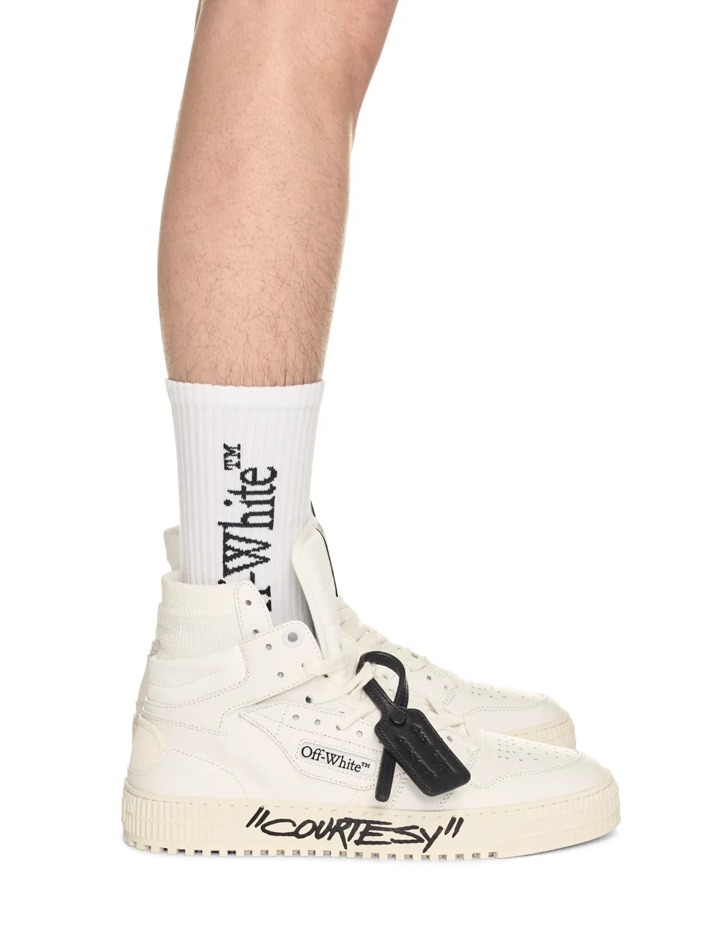 WEISS/SCHWARZE 3.0 OFF COURT COURTESY SNEAKER