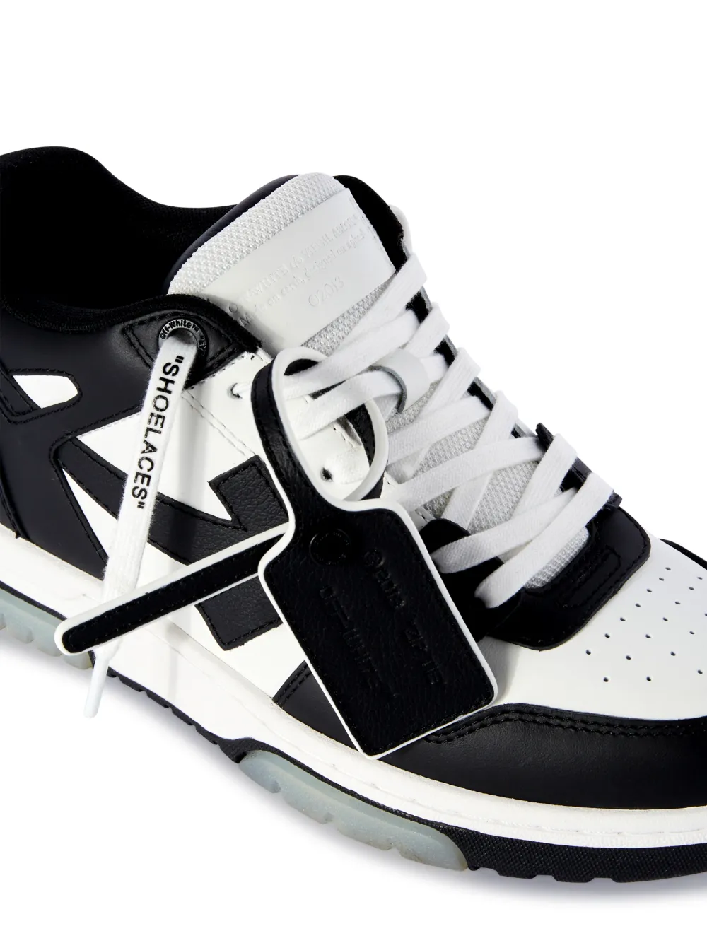 WEISS/SCHWARZE OUT OF OFFICE SNEAKER