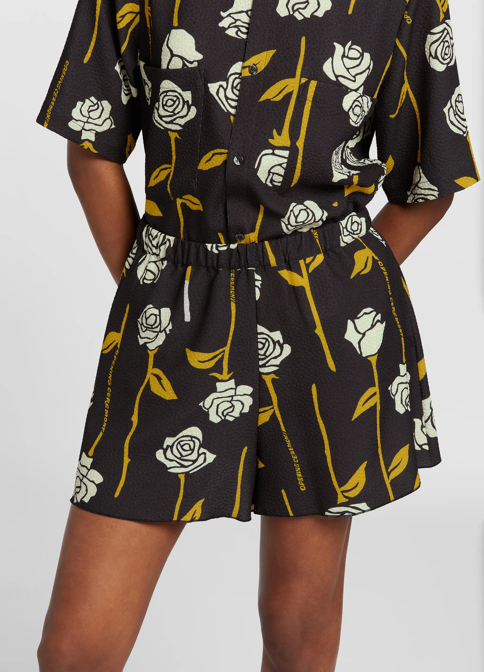 ALLOVER ROSES SHORTS