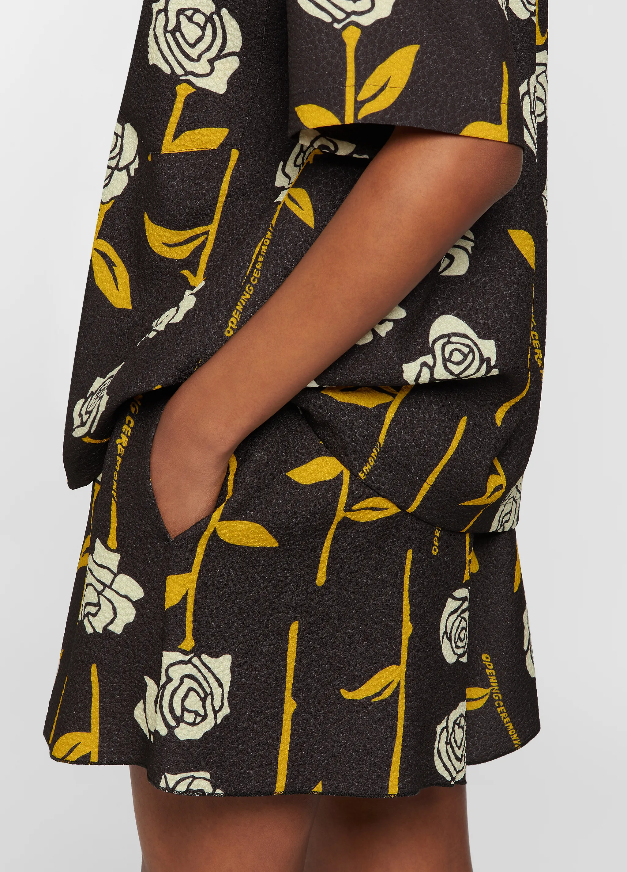 ALLOVER ROSES SHORTS
