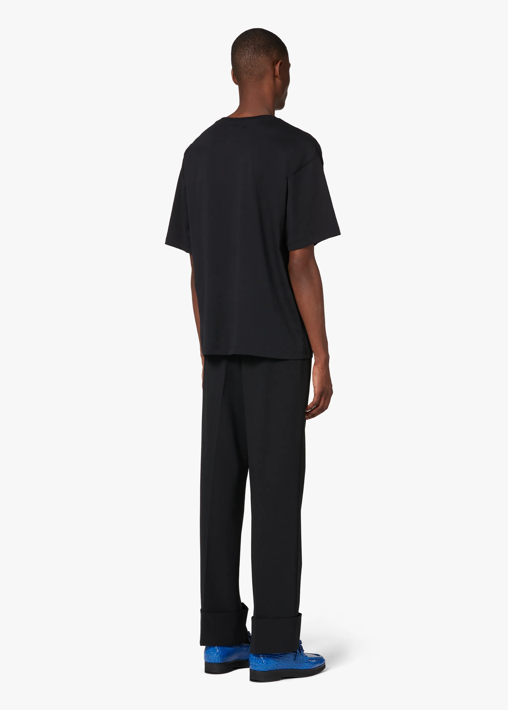 BLACK EMBROIDERED T-SHIRT