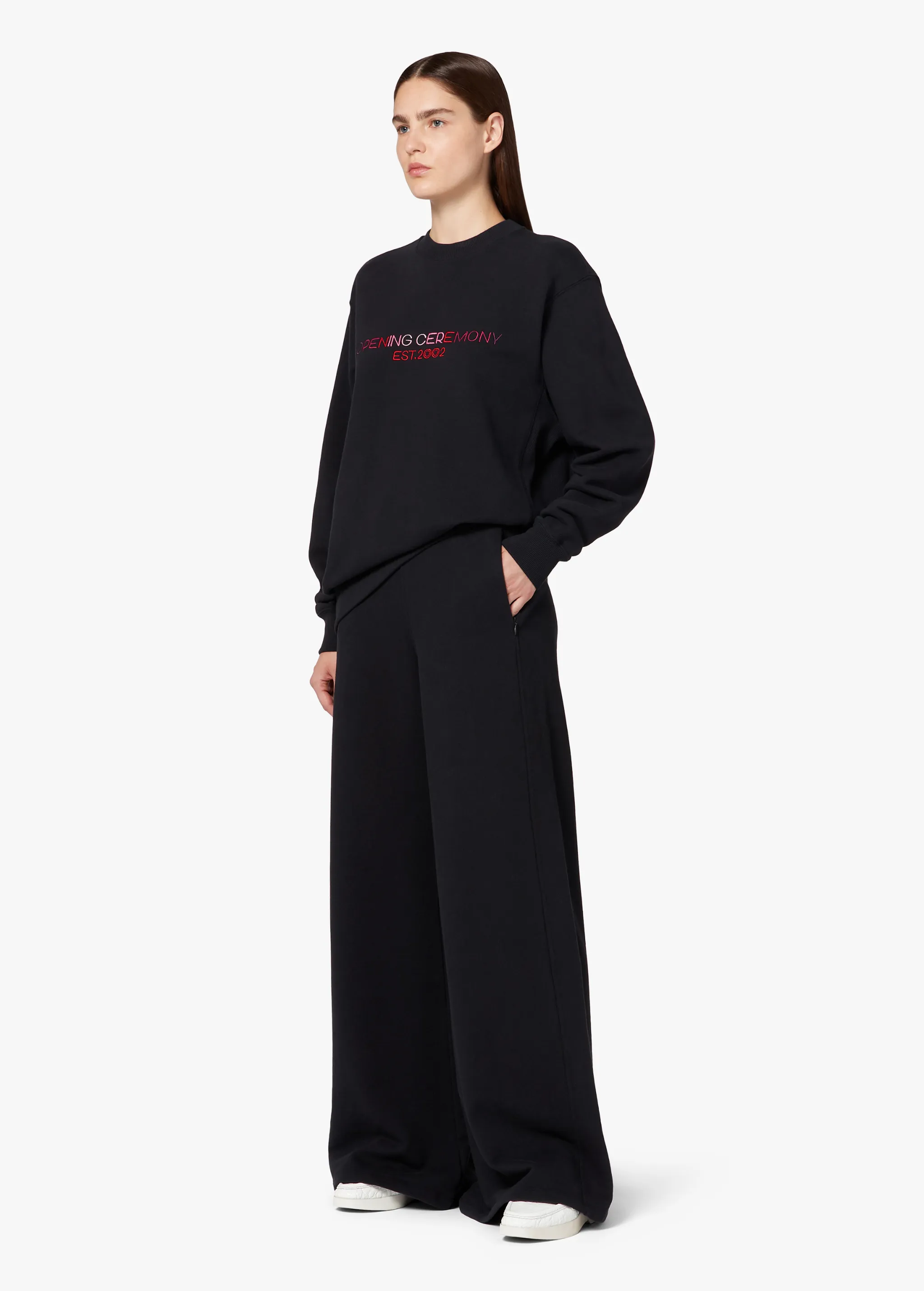 EMBROIDERED LOGO SWEATSHIRT