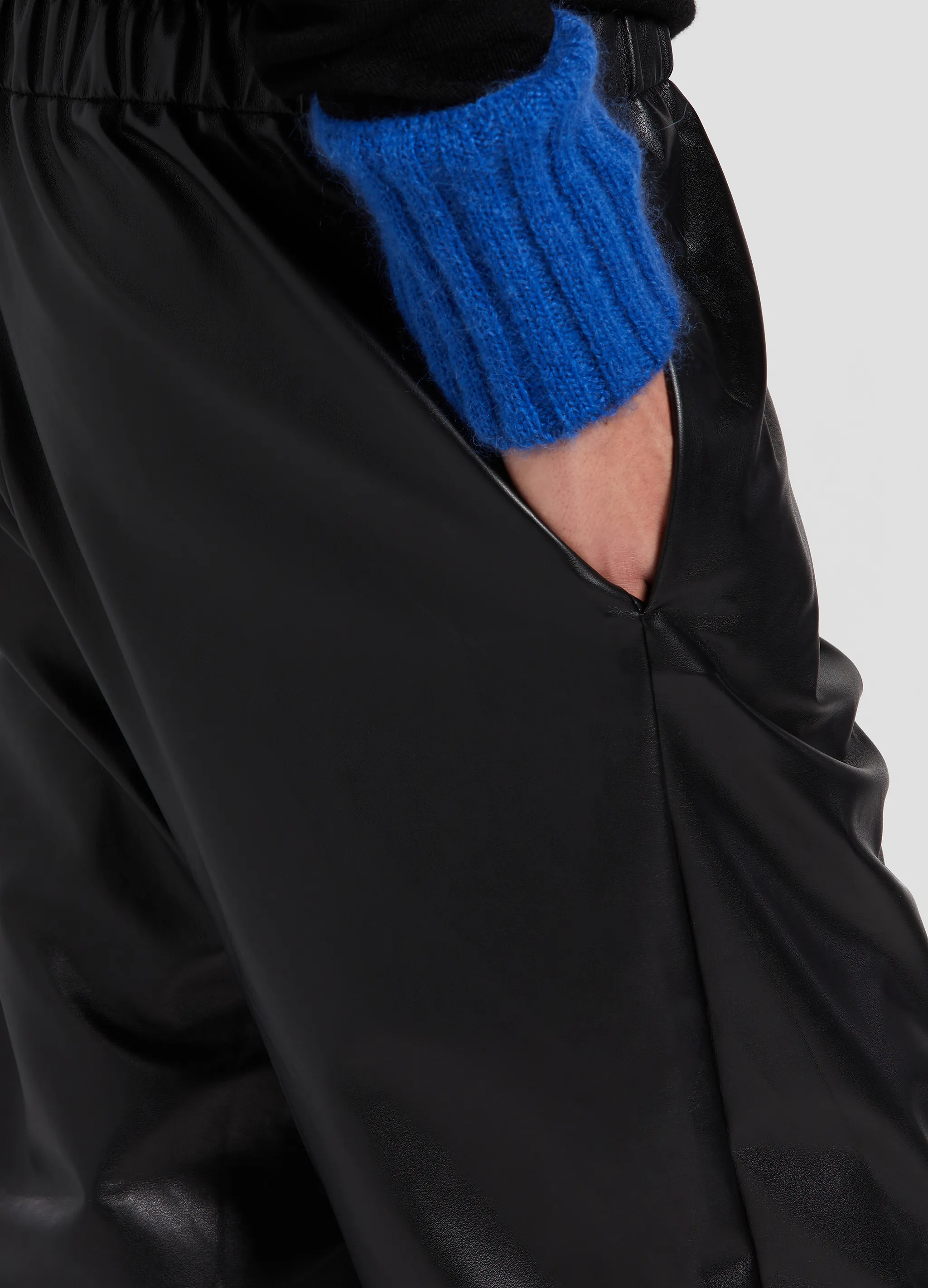 FAUX LEATHER TRACKPANTS