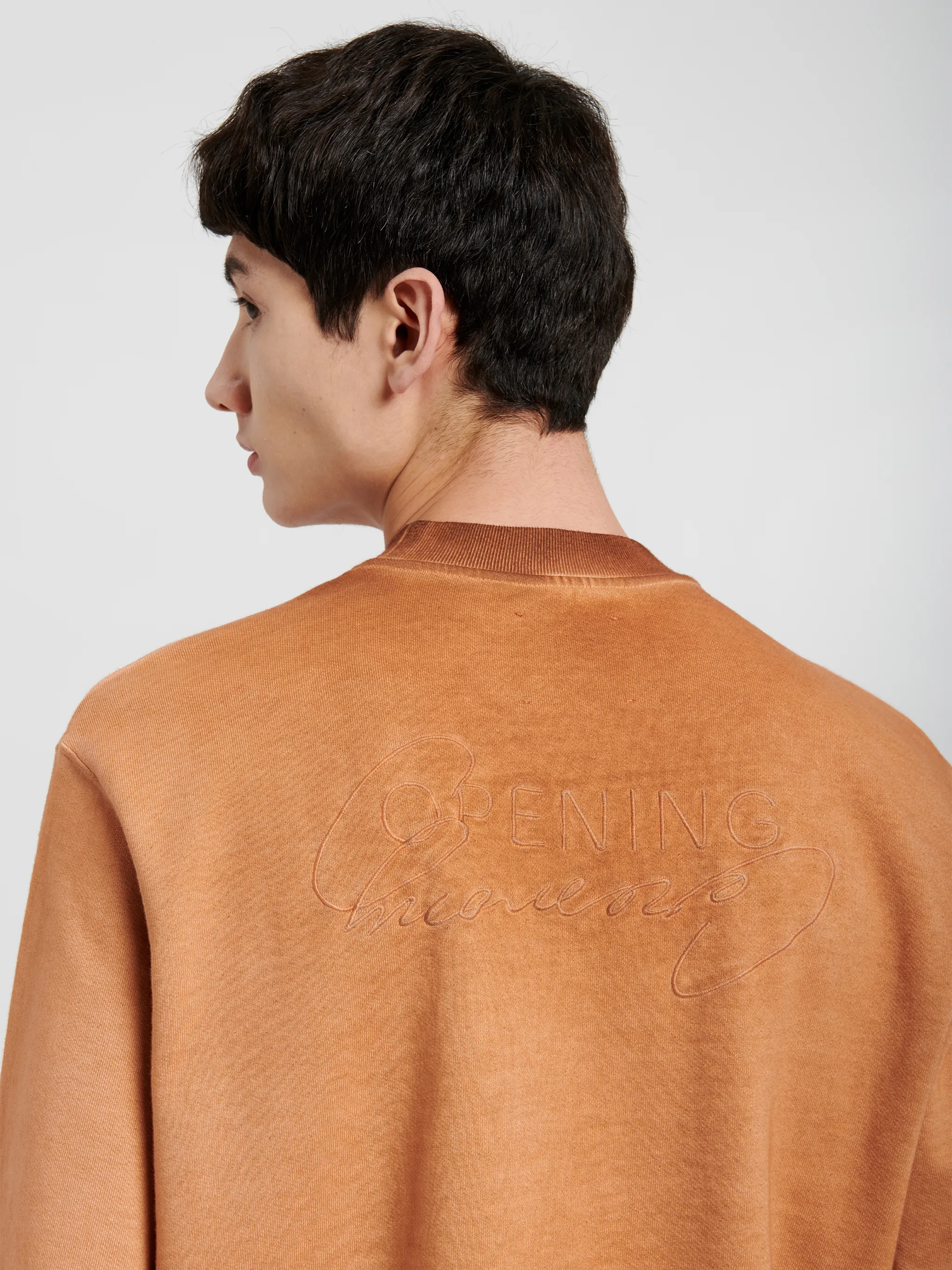 ROSE CREST SWEATSHIRT