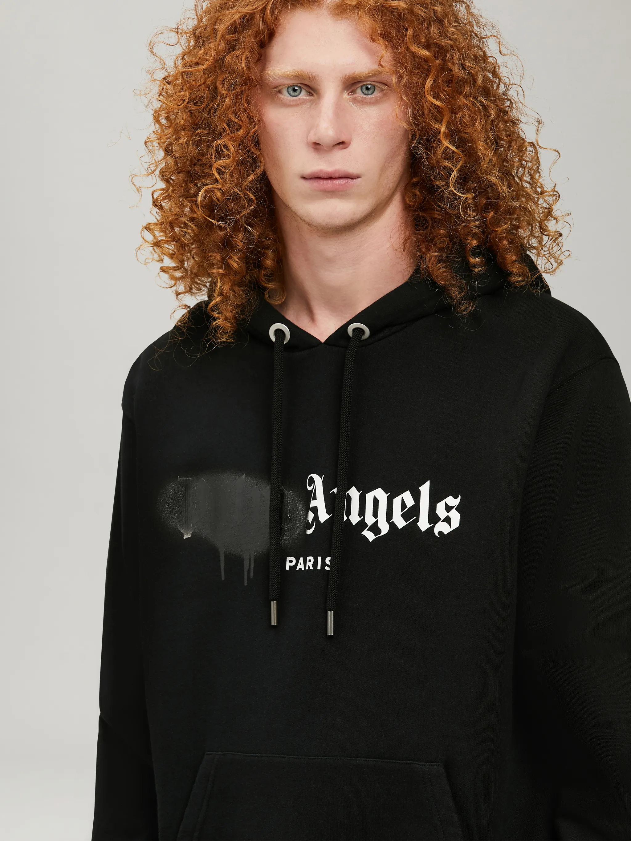 FELPA CON CAPPUCCIO PARIS EFFETTO VERNICE - Sito ufficiale di Palm Angels®