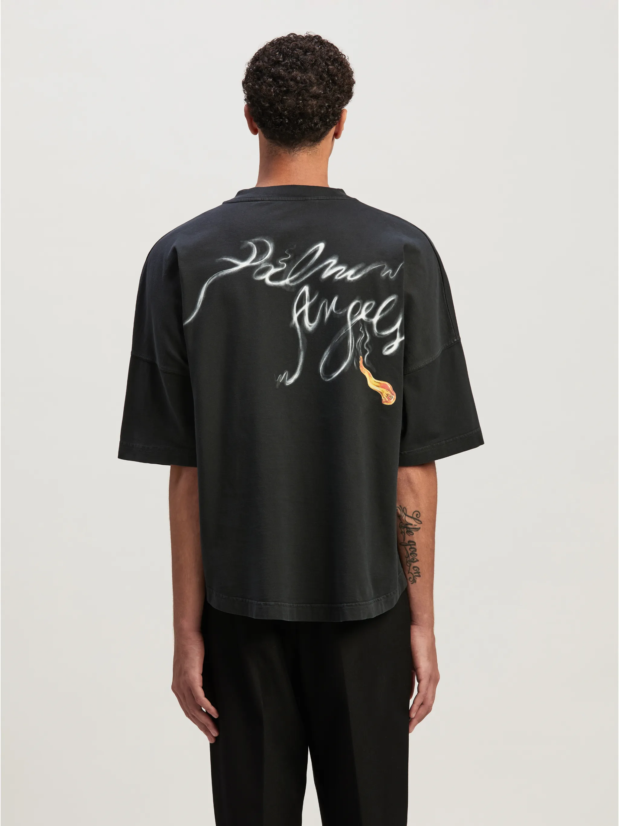 ★人気★【Palm Angels】PA LOGO T-SHIRT Foggy PA Logo Over T-Shirt in black - Palm Angels® Official