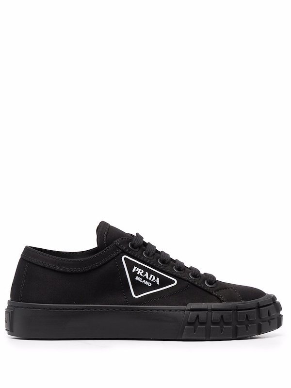 prada cassetta