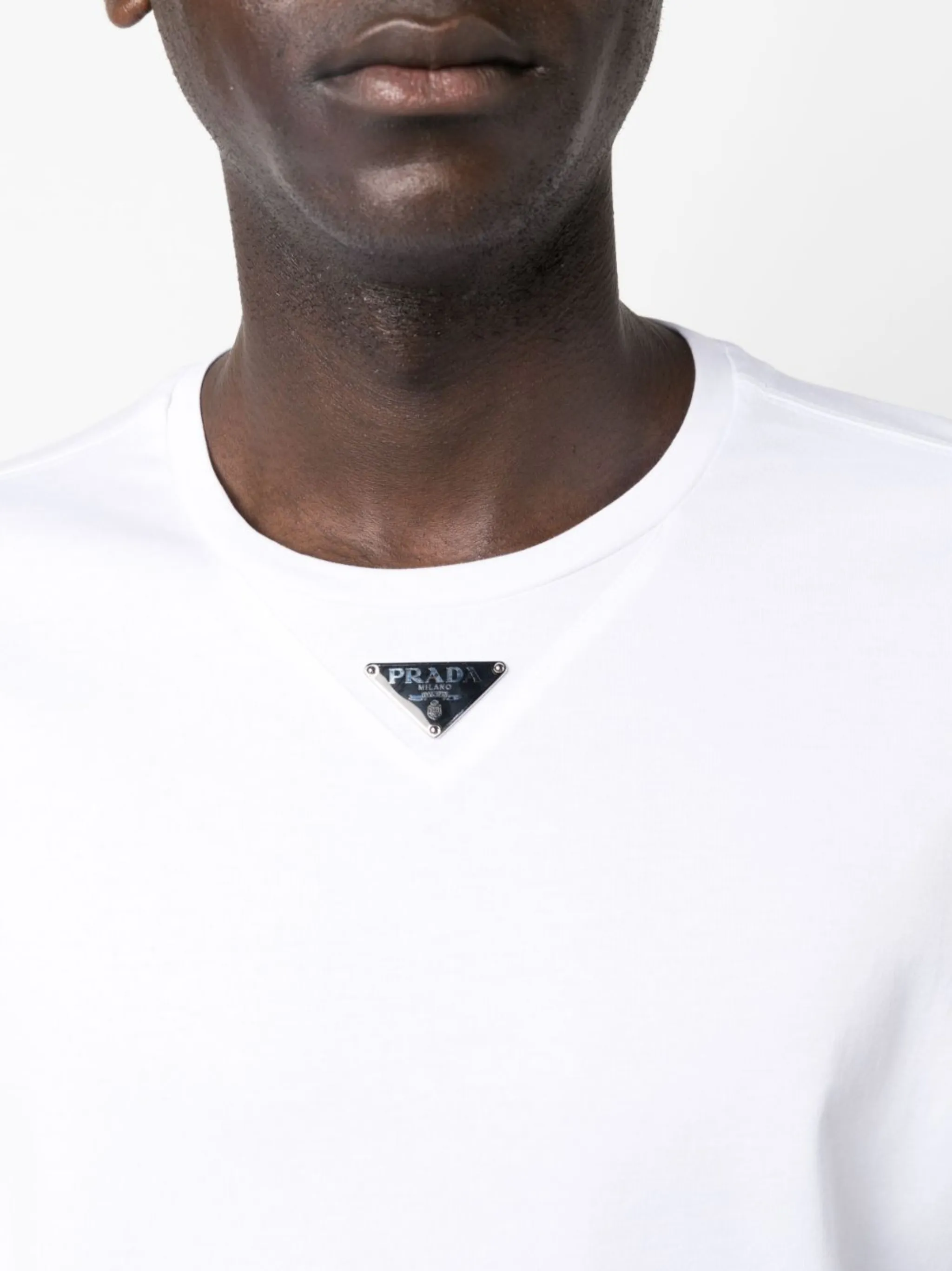 Prada triangle-logo cotton T-shirt | Eraldo.com FR Prada triangle-logo cotton T-shirt | Eraldo.com FR