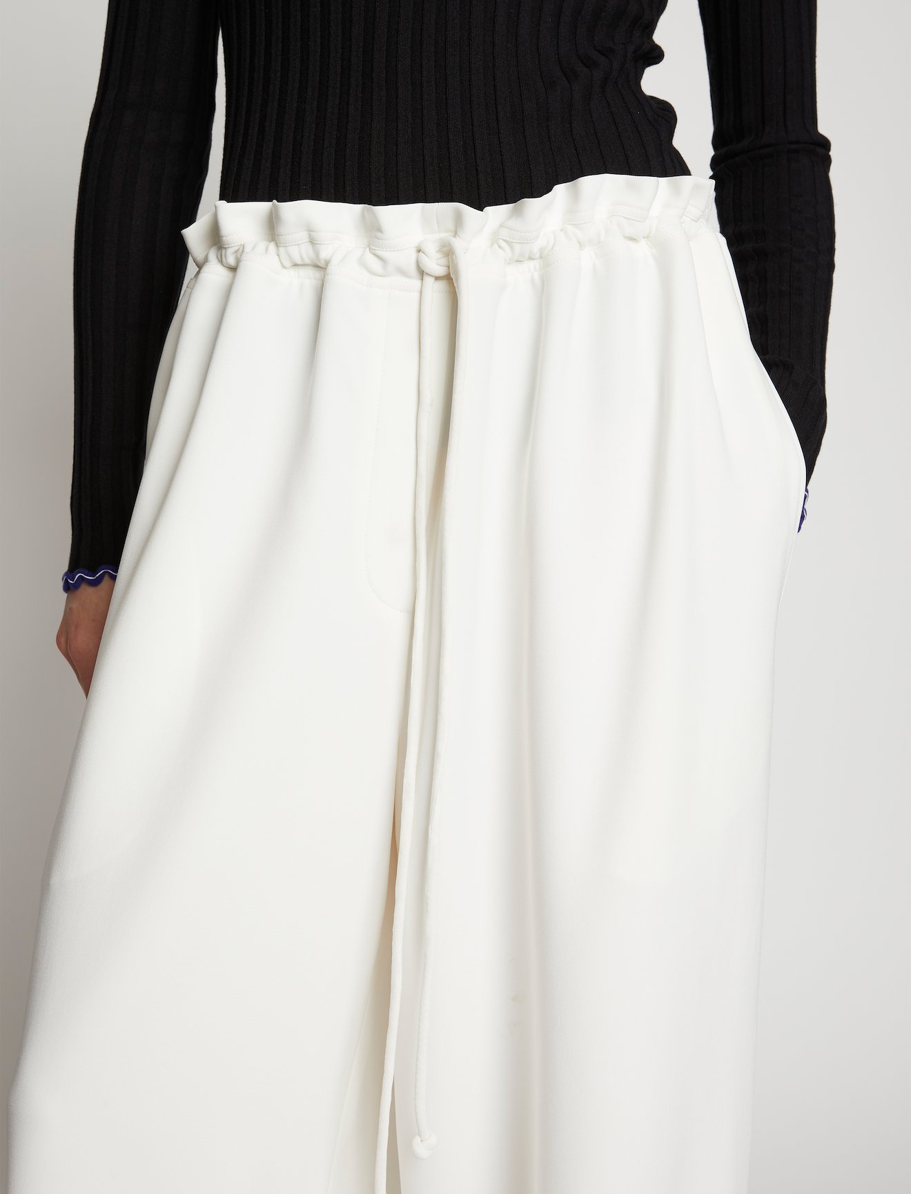 Matte Crepe Gathered Pants #3