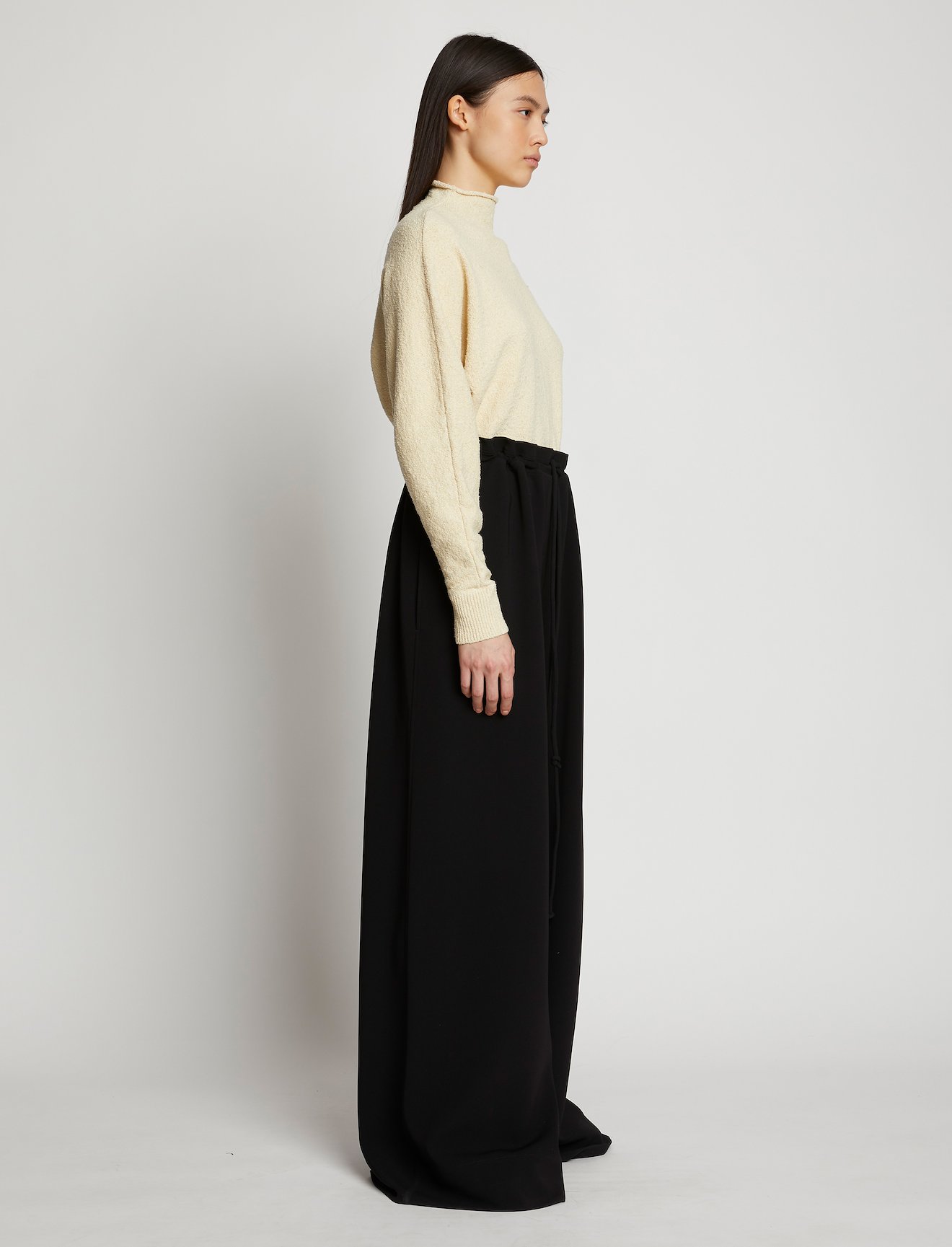Matte Crepe Gathered Pants #1