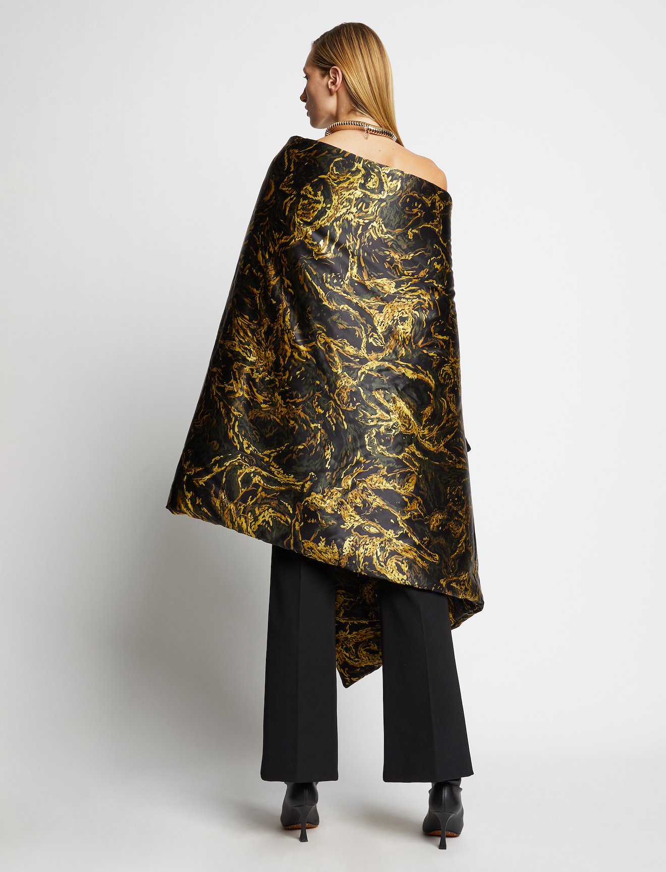 Painted Figures Padded Satin Blanket #2