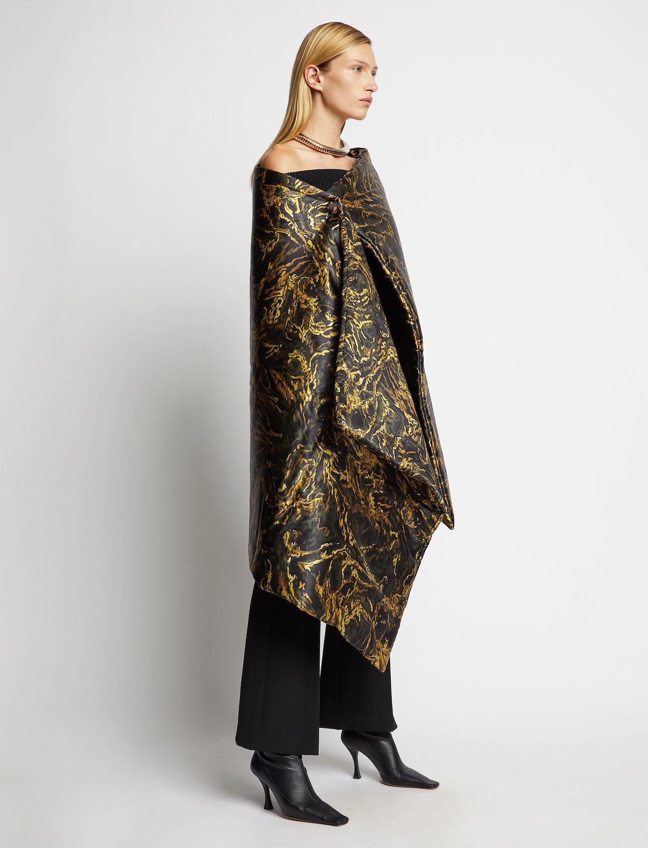 Painted Figures Padded Satin Blanket #1
