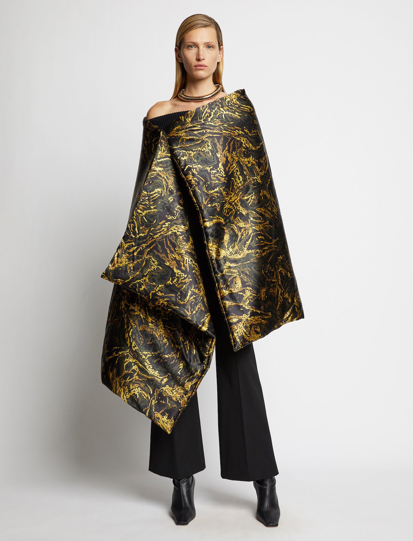 Painted Figures Padded Satin Blanket #5