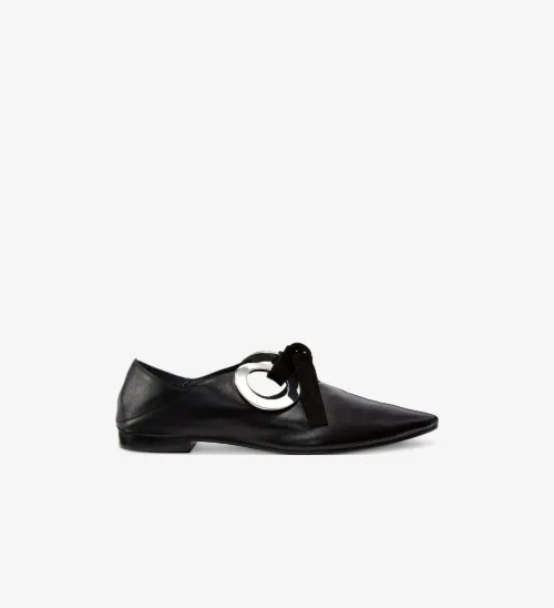 Pointed Flat