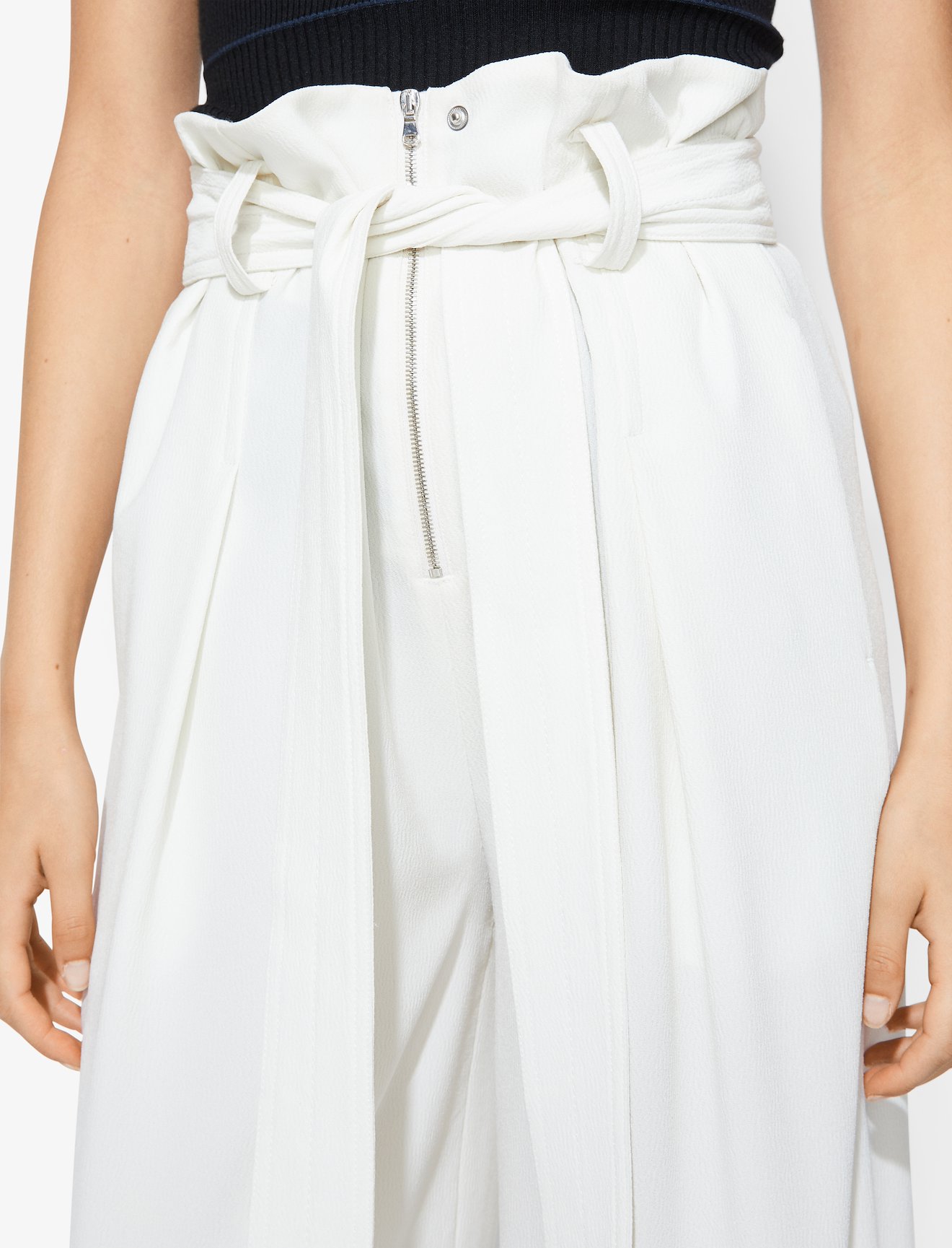 Texture Crepe Belted Pants #4