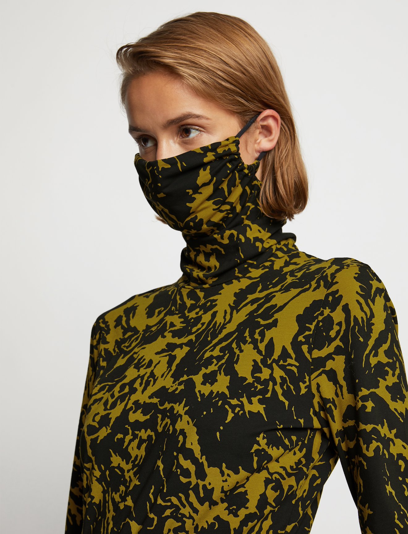 Shadow Print Masked Turtleneck Jersey Top #4